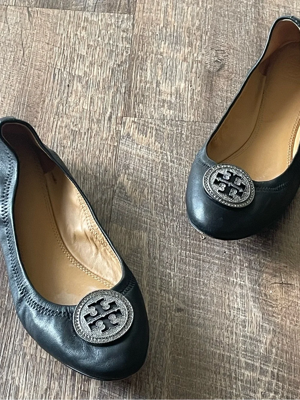 Tory Burch Black Leather Logo Round-Toe Flats